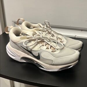 Nike Women's Beige and Black Sneakers